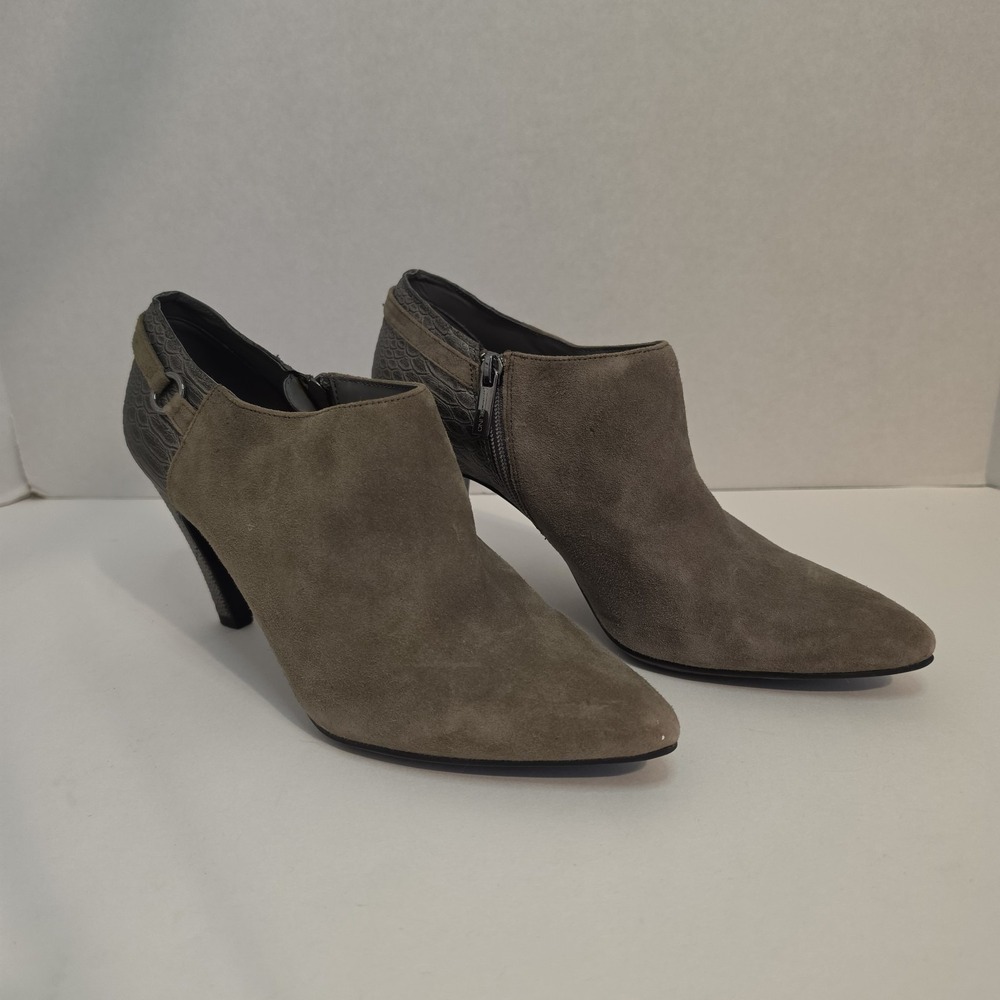 Bandolino BDKAETO Women's 10M Brown Suede Leather Ankle Booties Heels Zip